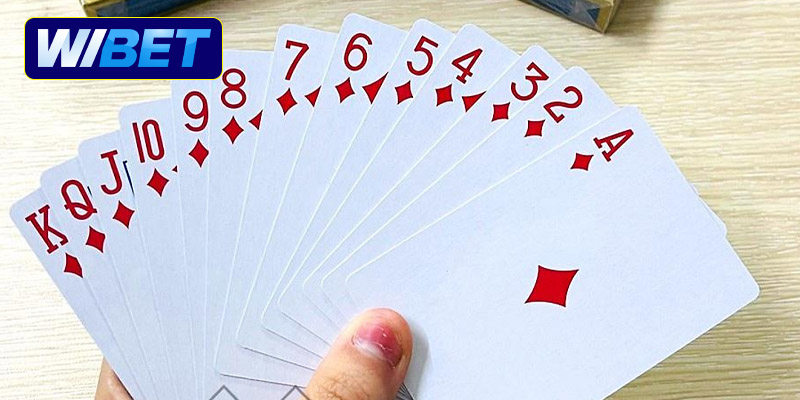 Những biến thể của bài Tú Lơ Khơ là gì?